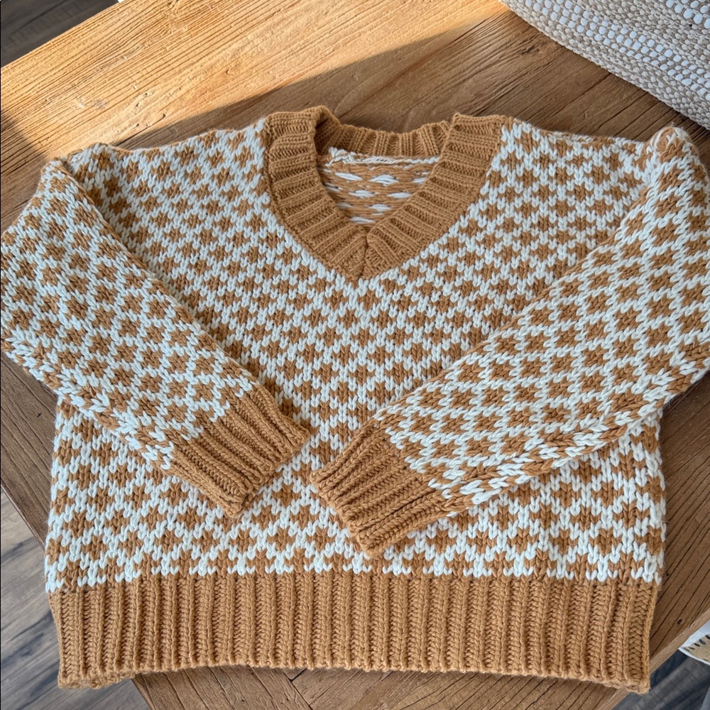 NWOT Harvest Gold/Cream Sweater S